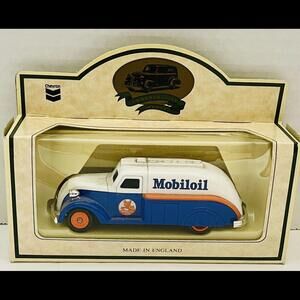❤️SOLD❤️Collectible Lledo Days Gone 1939 Dodge Streamliner Mobile Oil In Box
